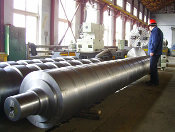 Shaft forged by hydraulic open-die forging presses