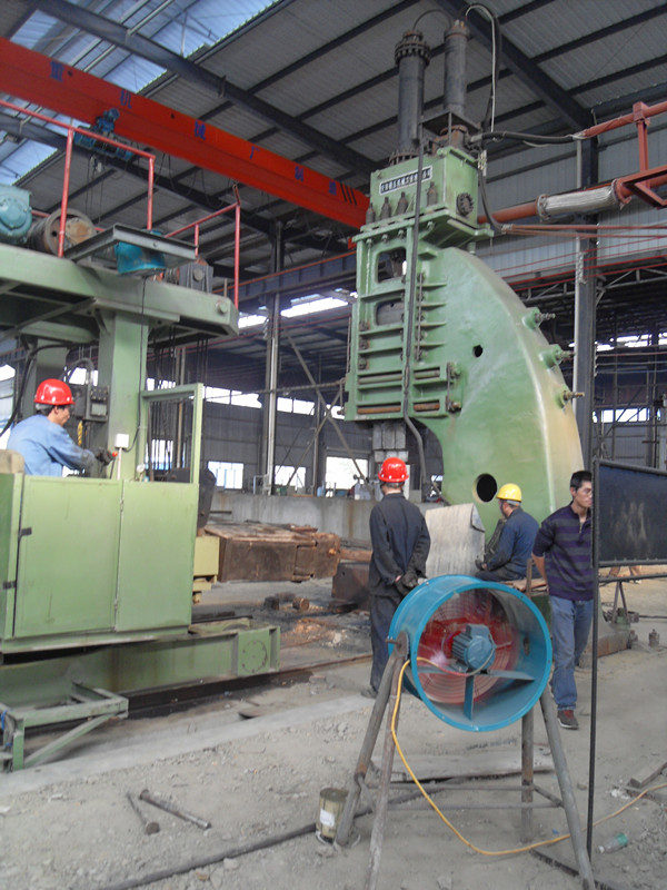 Single-frame hydraulic open die hammer in China