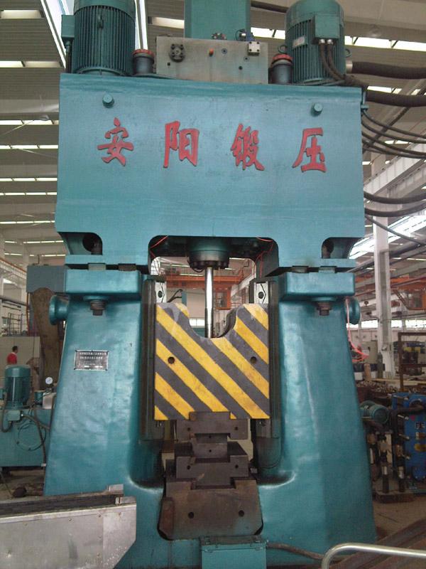 63kj Programmable control closed die forging hammer in China
