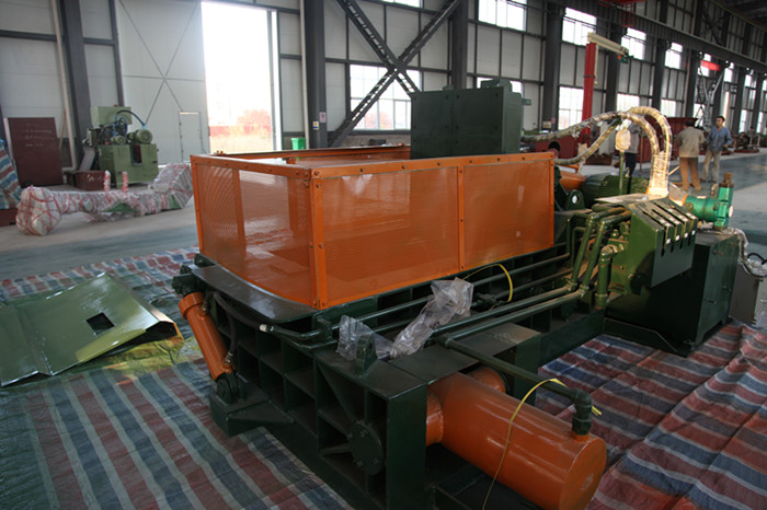 metal recycling press machine assembly