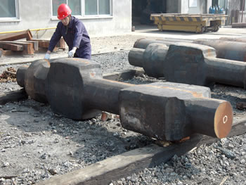 Long shaft forged by open die hydraulic forging hammer
