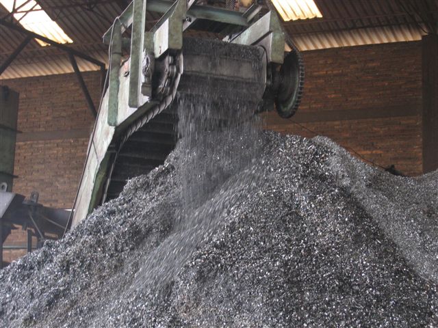 Steel chips recycled by briquette press machine