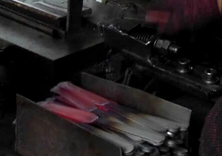 tableware forged on anyang 16kj cnc impression die forging hammer.