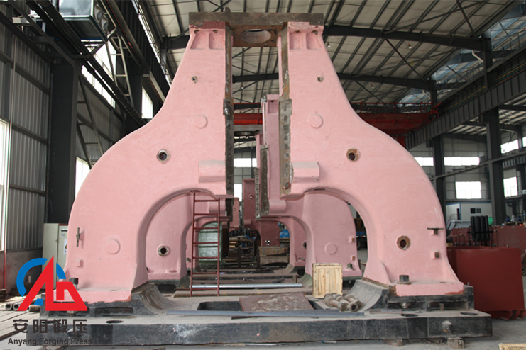 Arch open die hydraulic hammer assembly